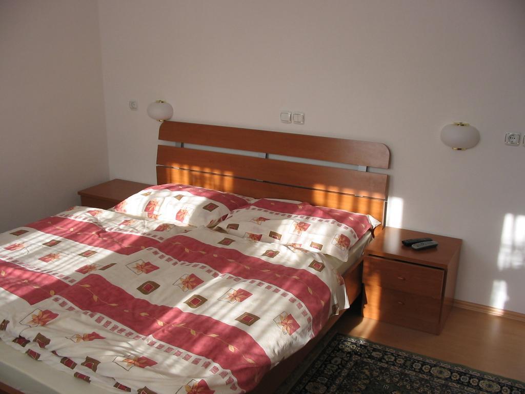 Apartment Lipar ゴレンスカ地方 エクステリア 写真