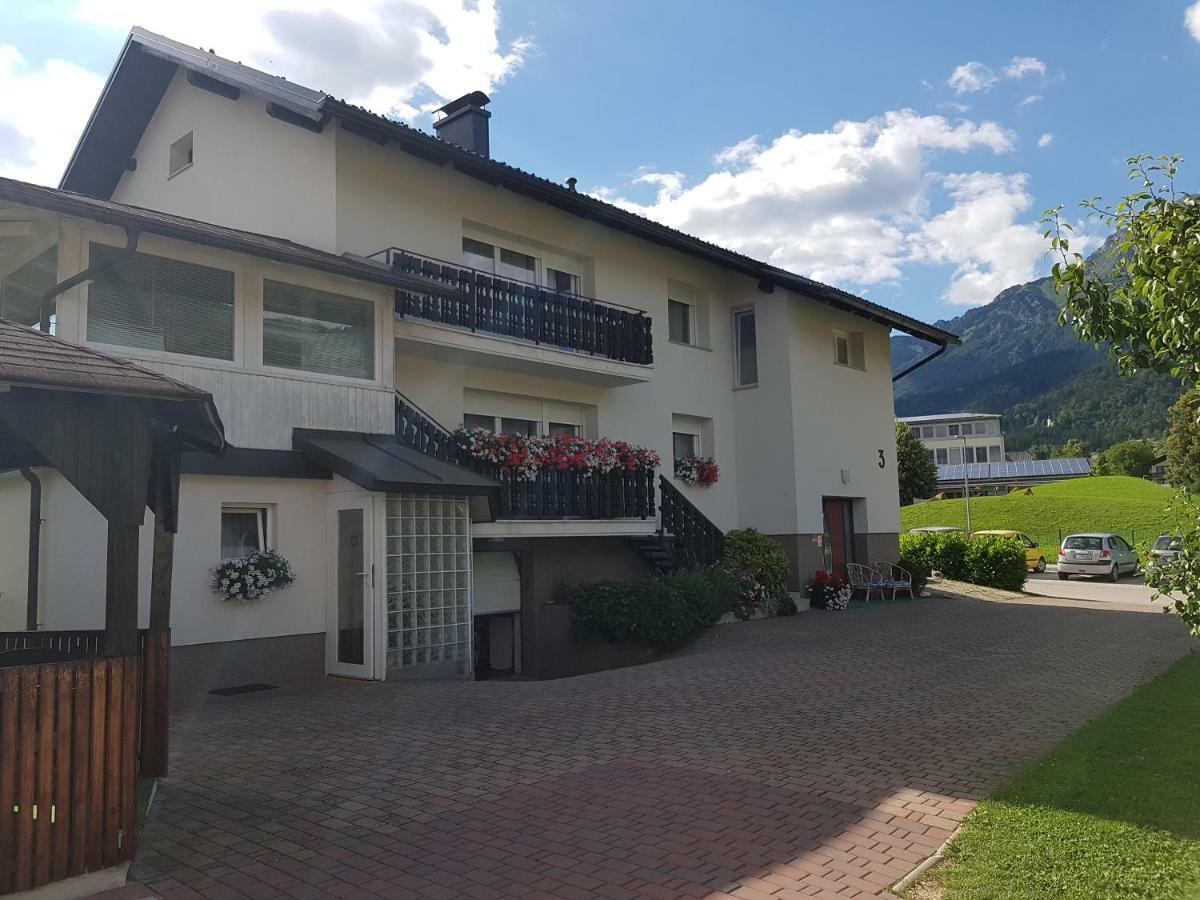 Apartment Lipar ゴレンスカ地方 エクステリア 写真