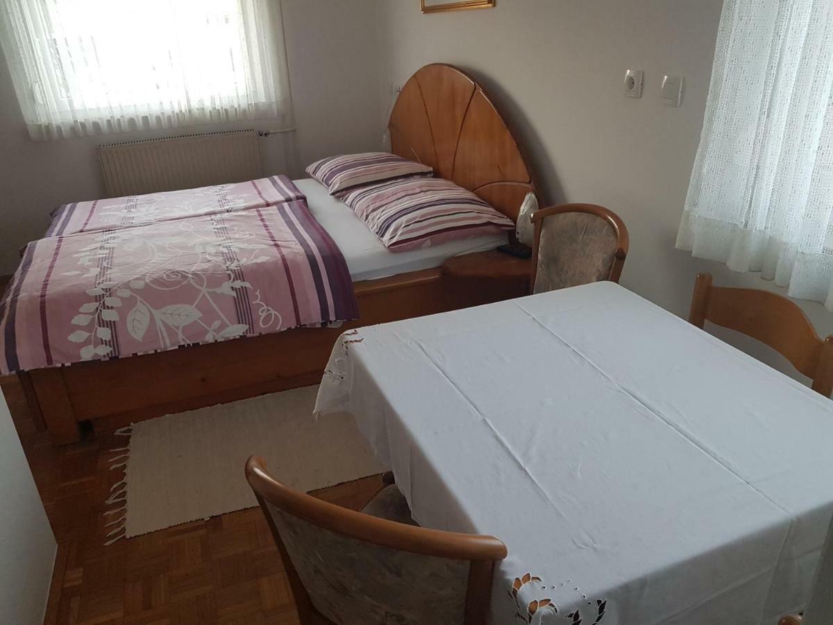 Apartment Lipar ゴレンスカ地方 エクステリア 写真